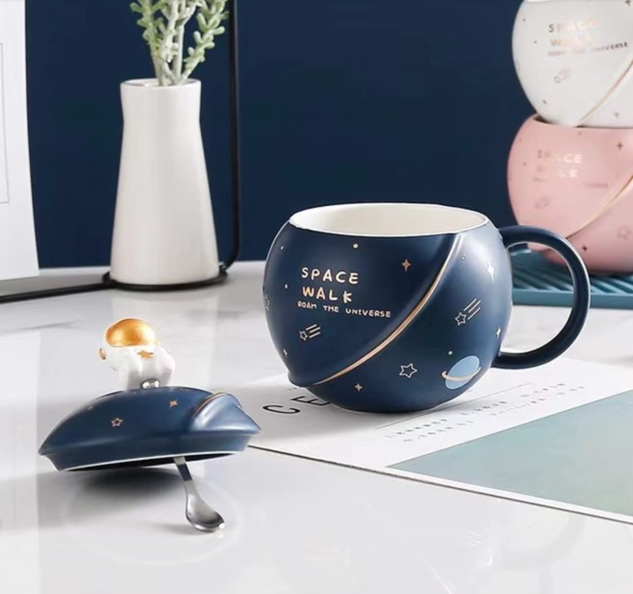 NYRWANA Coffee Mug, Gift for Man, Mugs for Present, Birthday Present for Brother, Astronaut Planet Coffee Mug with 3D Creative Space, Lid & Spoon (400ml-Dark Blue) - Image 5